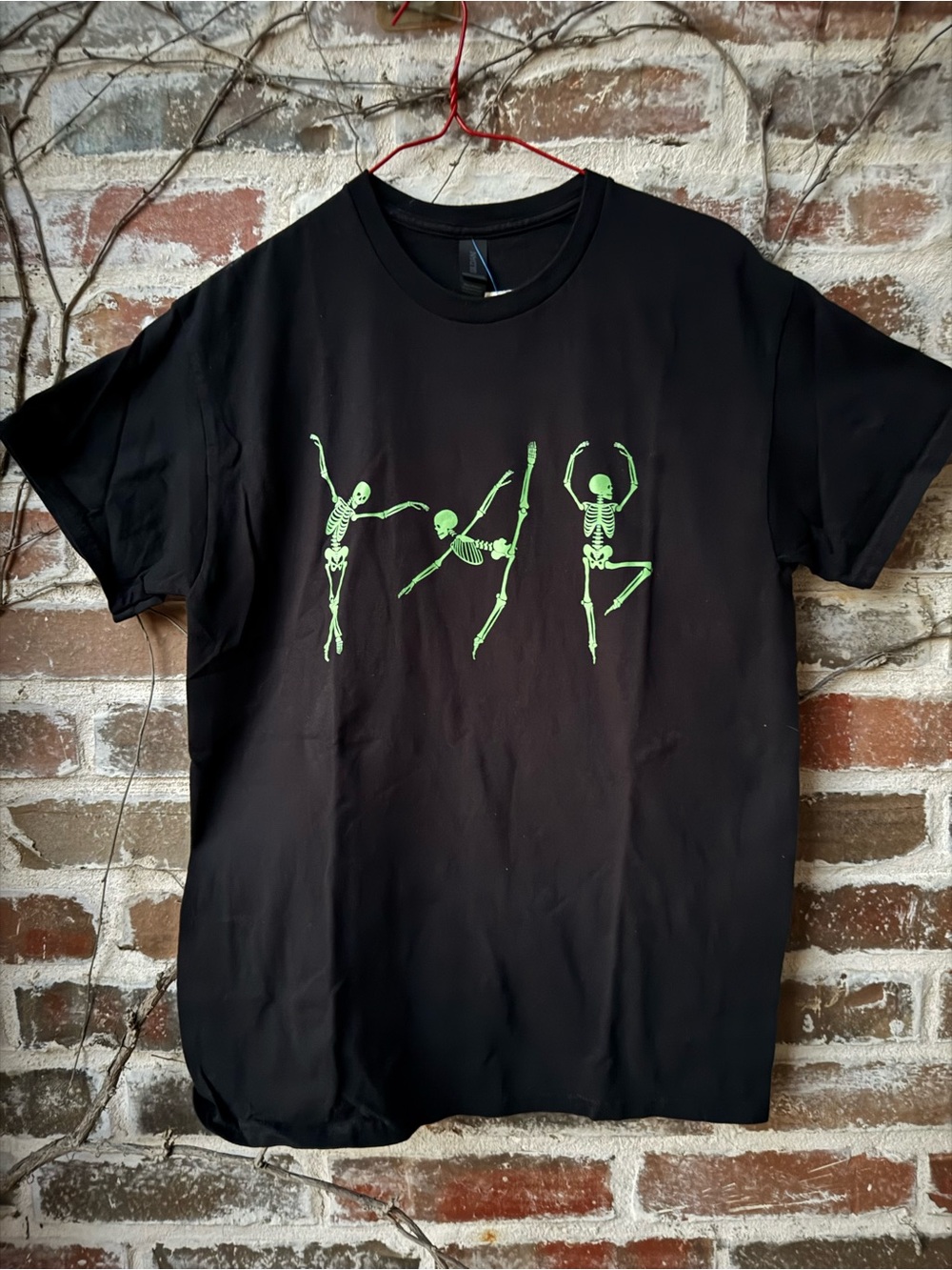 Gildan Halloween Ballerina Skeletons Graphic T-Shirt M